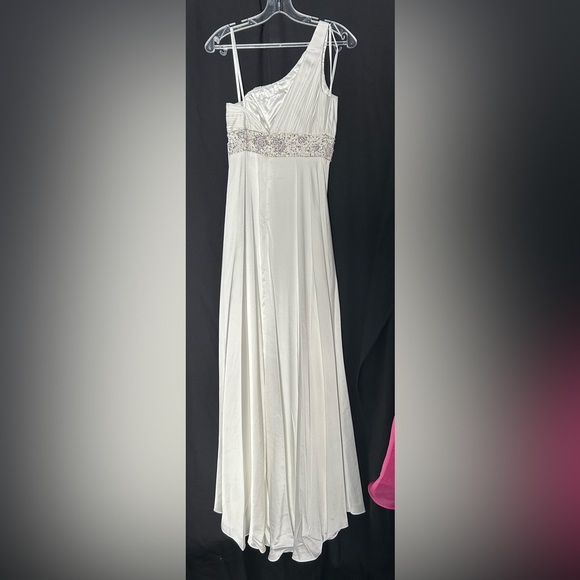 Mac Duggal 68170 NWT EVENING DRESS WITH BEADED WAISTLINE - Picture 7 of 9